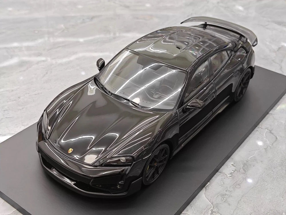 [Minichamps] 1:18 Porsche 2024 Taycan Turbo GT Black Model Car Resin
