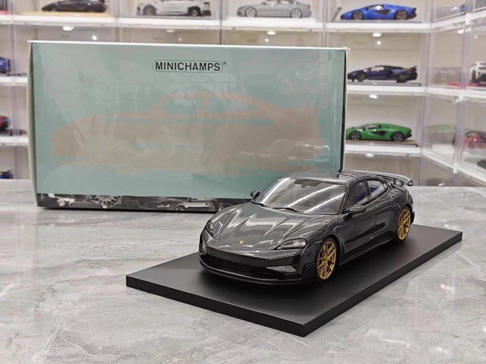 [Minichamps] 1:18 Porsche 2024 Taycan Turbo GT grå modellbil harts