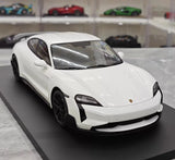 [Minichamps] 1:18 Porsche 2024 Taycan Turbo GT White Model Car Resin
