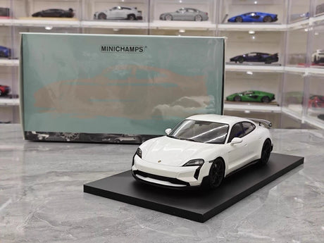 [Minichamps] 1:18 Porsche 2024 Taycan Turbo GT White Model Car Resin