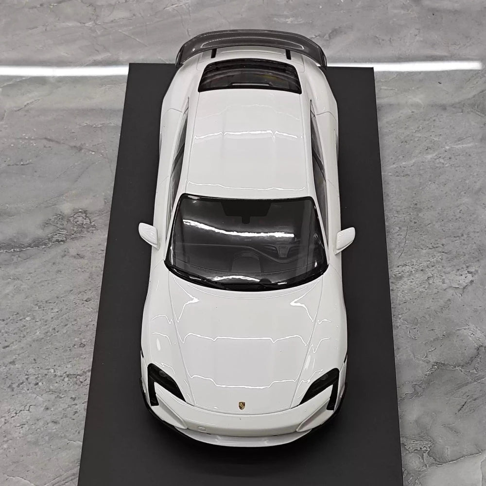 [Minichamps] 1:18 Porsche 2024 Taycan Turbo GT White Model Car Resin
