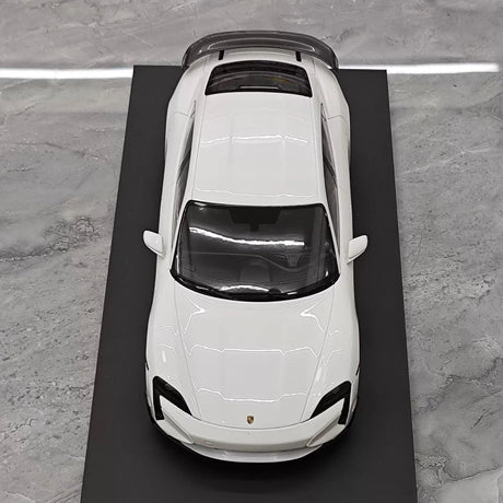 [Minichamps] 1:18 Porsche 2024 Taycan Turbo GT White Model Car Resin