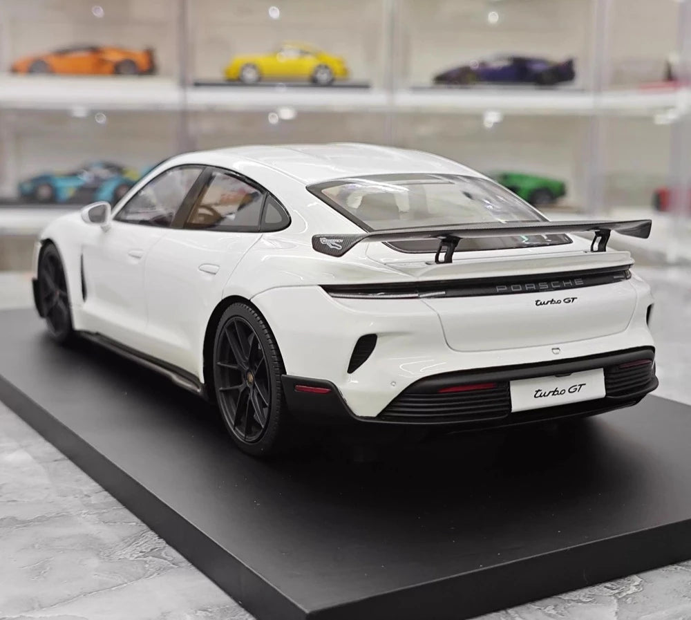 [Minichamps] 1:18 Porsche 2024 Taycan Turbo GT White Model Car Resin
