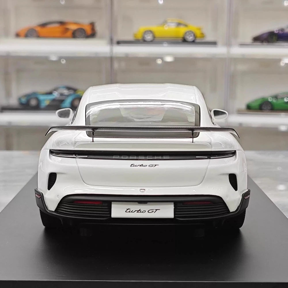 [Minichamps] 1:18 Porsche 2024 Taycan Turbo GT White Model Car Resin