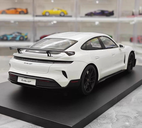 [Minichamps] 1:18 Porsche 2024 Taycan Turbo GT White Model Car Resin