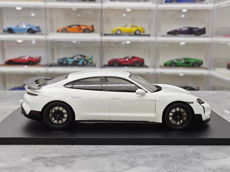 [Minichamps] 1:18 Porsche 2024 Taycan Turbo GT White Model Car Resin