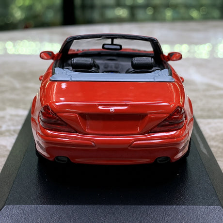 Minichamps Mercedes-Benz 2001 SL-Class R230 Red 1:43 – Collectible Diecast Model Die-Cast