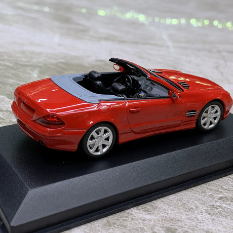 Minichamps Mercedes-Benz 2001 SL-Class R230 Red 1:43 – Collectible Diecast Model Die-Cast