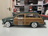 [Motorcity] 1:18 Ford 1949 Woody Station Wagon green Model Car Die-Cast