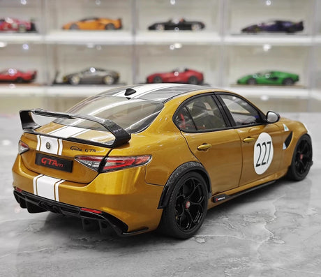 [MotorHelix] 1:18 Alfa Romeo 2021 Giulia GTAm #227 Model Car Die-Cast