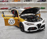 [MotorHelix] 1:18 Alfa Romeo 2021 Giulia GTAm #227 Model Car Die-Cast