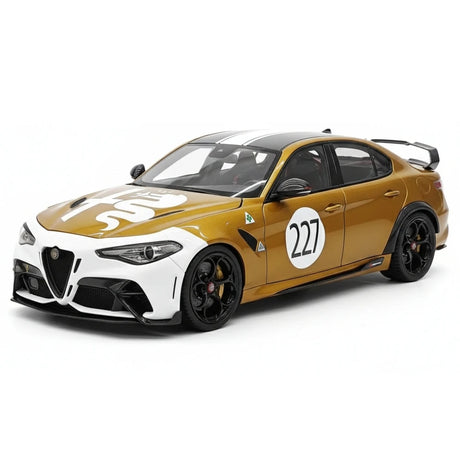 [MotorHelix] 1:18 Alfa Romeo 2021 Giulia GTAm #227 Model Car Die-Cast