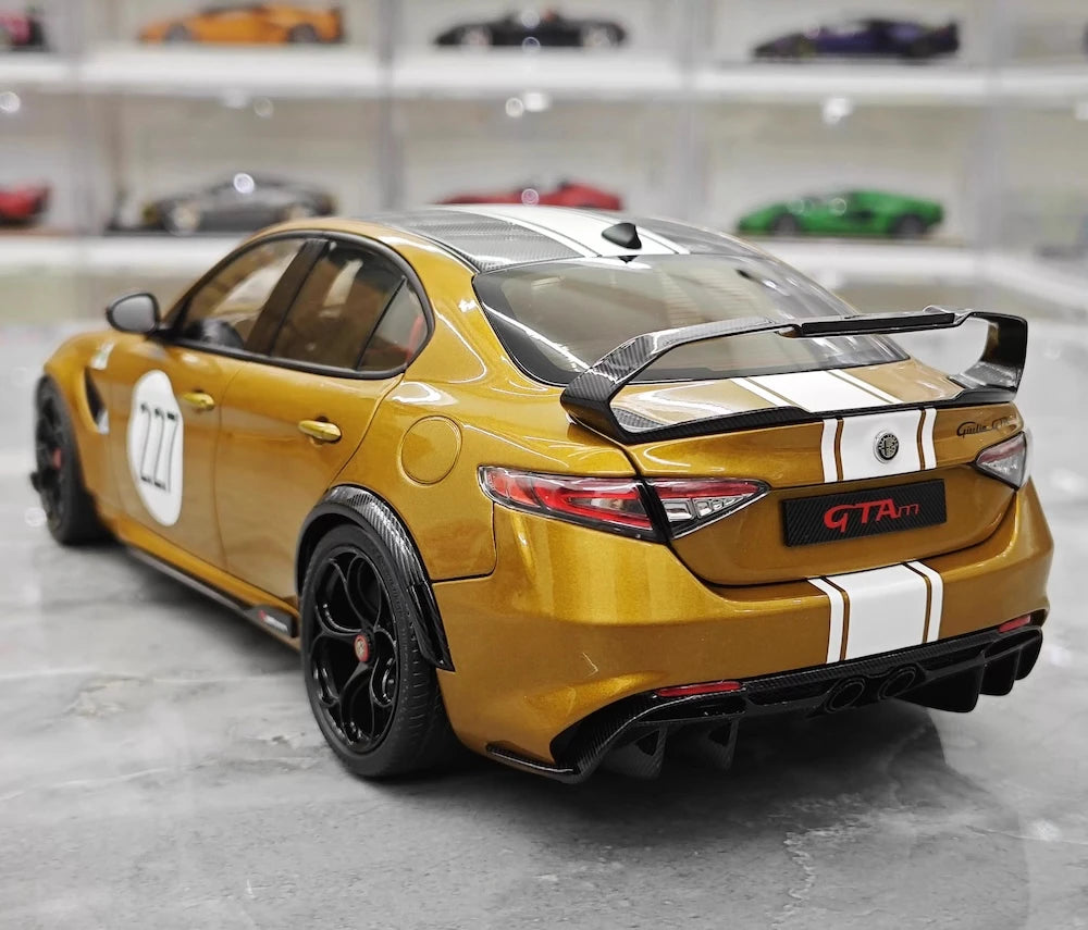 [MotorHelix] 1:18 Alfa Romeo 2021 Giulia GTAm #227 Model Car Die-Cast