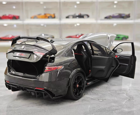 [MotorHelix] 1:18 Alfa Romeo 2021 Giulia GTAm Black Model Car Die-Cast