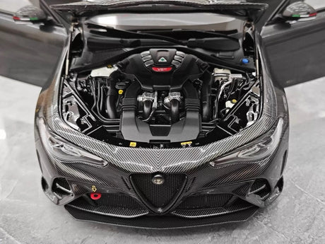 [MotorHelix] 1:18 Alfa Romeo 2021 Giulia GTAm Black Model Car Die-Cast