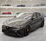 [MotorHelix] 1:18 Alfa Romeo 2021 Giulia GTAm zwart modelauto Die-Cast