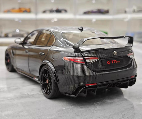 [MotorHelix] 1:18 Alfa Romeo 2021 Giulia GTAm Black Model Car Die-Cast