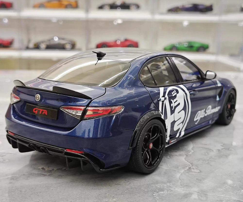 [MotorHelix] 1:18 Alfa Romeo 2021 Giulia GTAm Blue Model Car Die-Cast