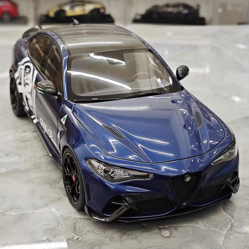 [MotorHelix] 1:18 Alfa Romeo 2021 Giulia GTAm Blue Model Car Die-Cast
