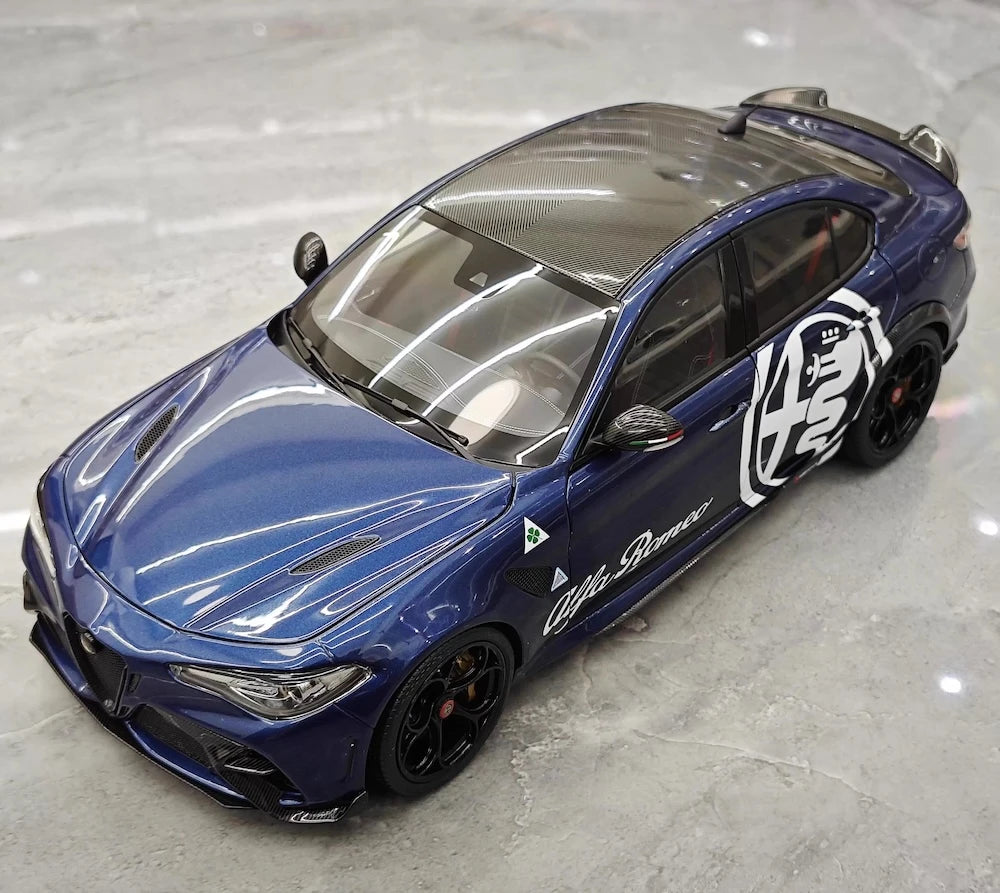 [MotorHelix] 1:18 Alfa Romeo 2021 Giulia GTAm Blue Model Car Die-Cast