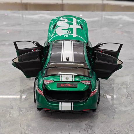 MotorHelix Alfa Romeo 2021 Giulia GTAm Green and White 1:18 – Collectible Diecast Model Die-Cast