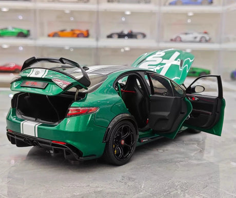 MotorHelix Alfa Romeo 2021 Giulia GTAm Green and White 1:18 – Collectible Diecast Model Die-Cast