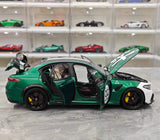 MotorHelix Alfa Romeo 2021 Giulia GTAm verde and branco 1:18 – modelo de coleção em metal fundido
