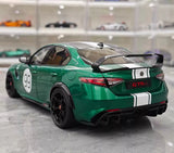MotorHelix Alfa Romeo 2021 Giulia GTAm verde and branco 1:18 – modelo de coleção em metal fundido