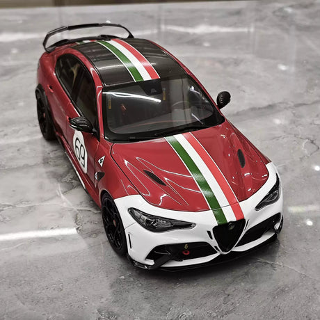 MotorHelix Alfa Romeo 2021 Giulia GTAm Red and White 1:18 – Collectible Diecast Model Die-Cast