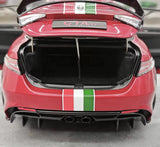 MotorHelix Alfa Romeo 2021 Giulia GTAm vermelho and branco 1:18 – modelo de coleção em metal fundido