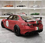 MotorHelix Alfa Romeo 2021 Giulia GTAm vermelho and branco 1:18 – modelo de coleção em metal fundido