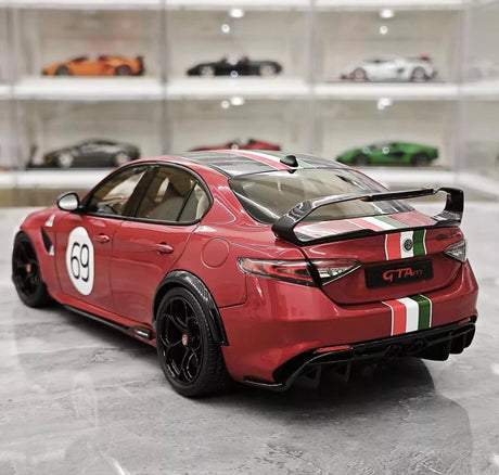 MotorHelix Alfa Romeo 2021 Giulia GTAm Red and White 1:18 – Collectible Diecast Model Die-Cast