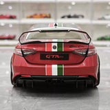 MotorHelix Alfa Romeo 2021 Giulia GTAm vermelho and branco 1:18 – modelo de coleção em metal fundido