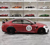 MotorHelix Alfa Romeo 2021 Giulia GTAm vermelho and branco 1:18 – modelo de coleção em metal fundido