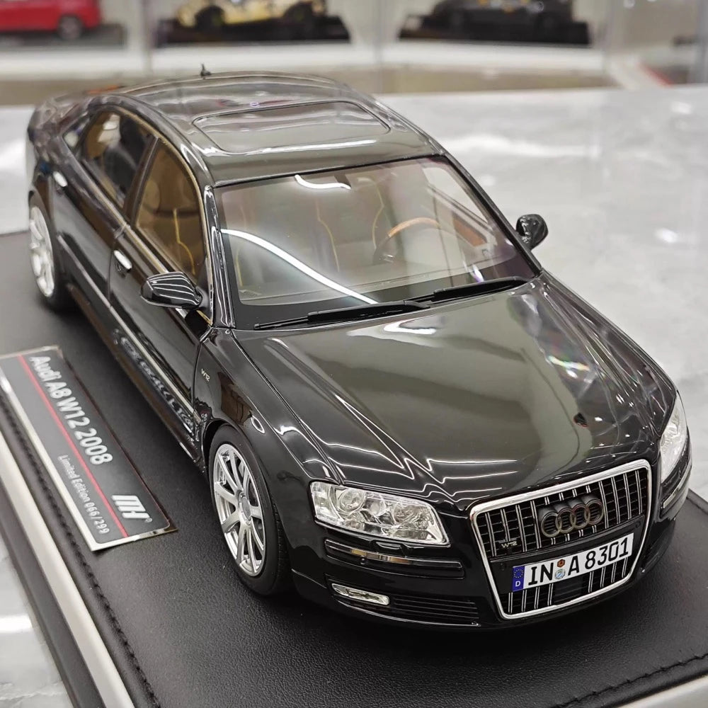 [MotorHelix] 1:18 Audi 2008 A8 W12 Black Model Car Resin
