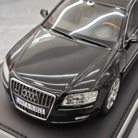 [MotorHelix] 1:18 Audi 2008 A8 W12 Black Model Car Resin