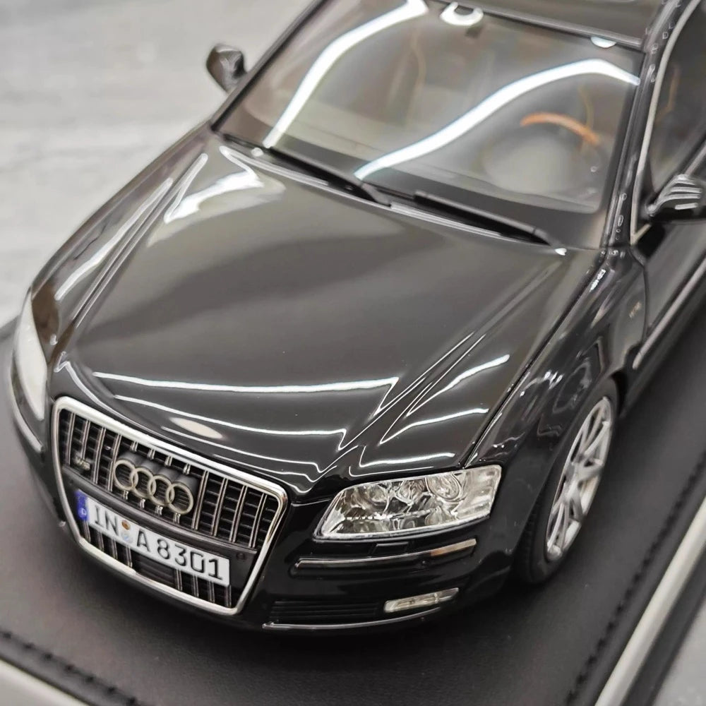 [MotorHelix] 1:18 Audi 2008 A8 W12 Black Model Car Resin