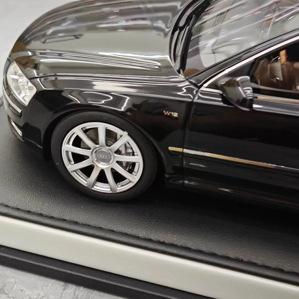 [MotorHelix] 1:18 Audi 2008 A8 W12 Black Model Car Resin