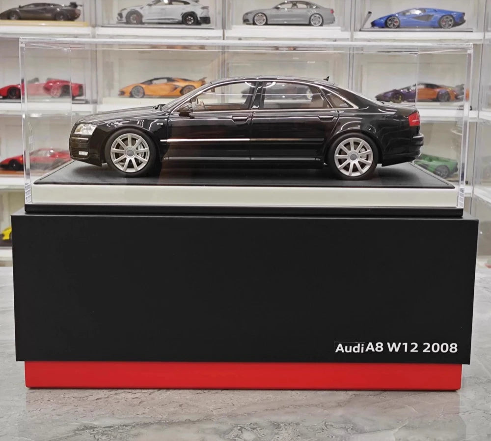 [MotorHelix] 1:18 Audi 2008 A8 W12 svart modellbil harts