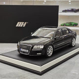 [MotorHelix] 1:18 Audi 2008 A8 W12 svart modellbil harts
