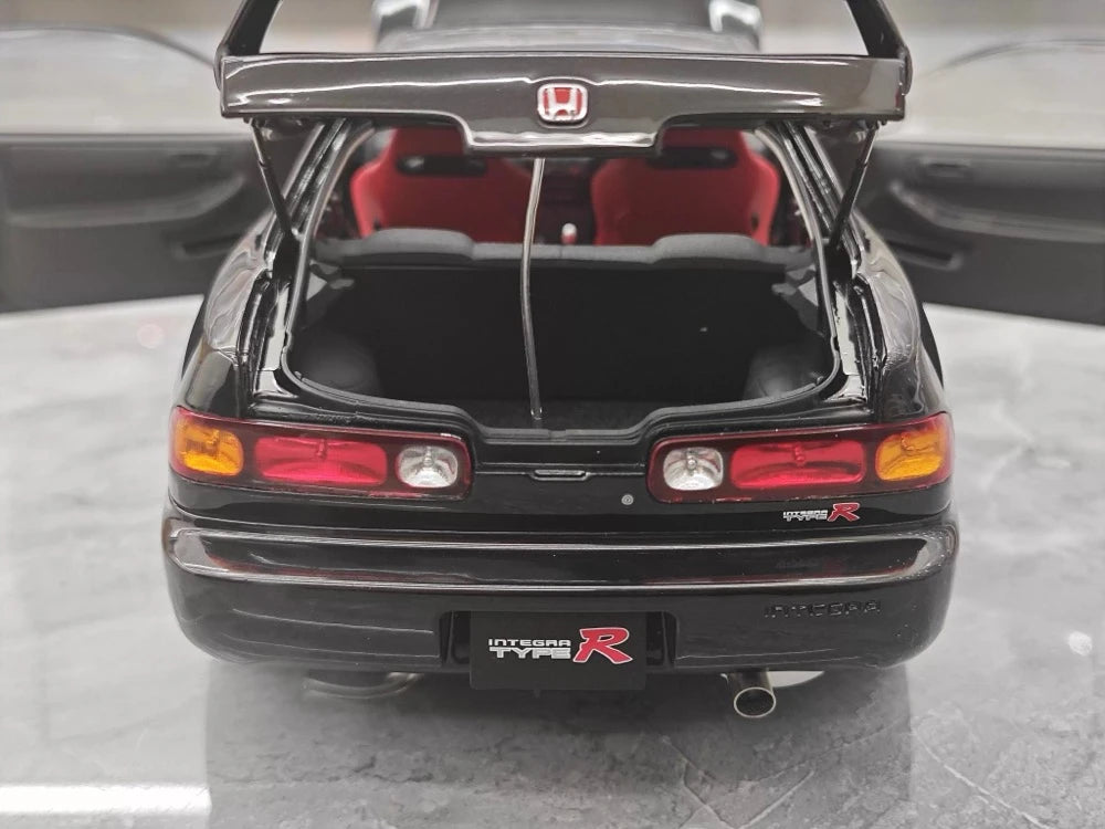 [MotorHelix] 1:18 Honda 1998 Integra Type R DC2 Black Model Car Die-Cast