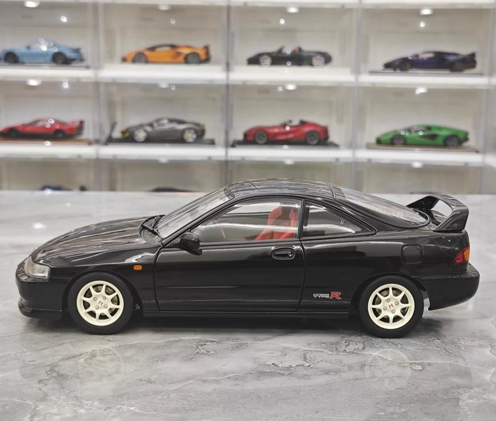 [MotorHelix] 1:18 Honda 1998 Integra Type R DC2 Black Model Car Die-Cast