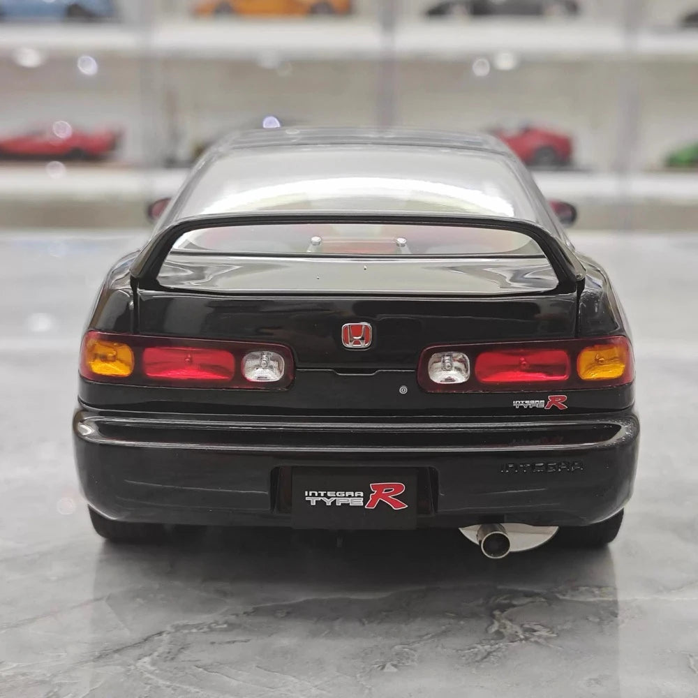 [MotorHelix] 1:18 Honda 1998 Integra Type R DC2 Black Model Car Die-Cast