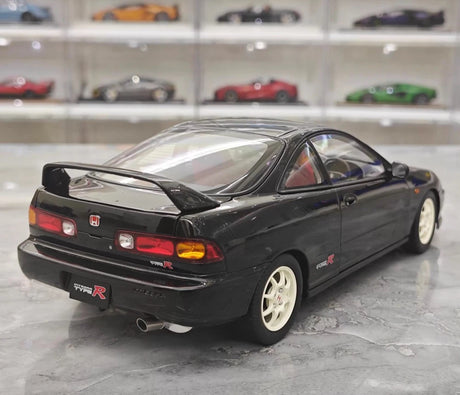 [MotorHelix] 1:18 Honda 1998 Integra Type R DC2 Black Model Car Die-Cast