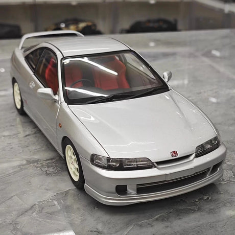[MotorHelix] 1:18 Honda 1998 Integra Type R DC2 Silver Model Car Die-Cast