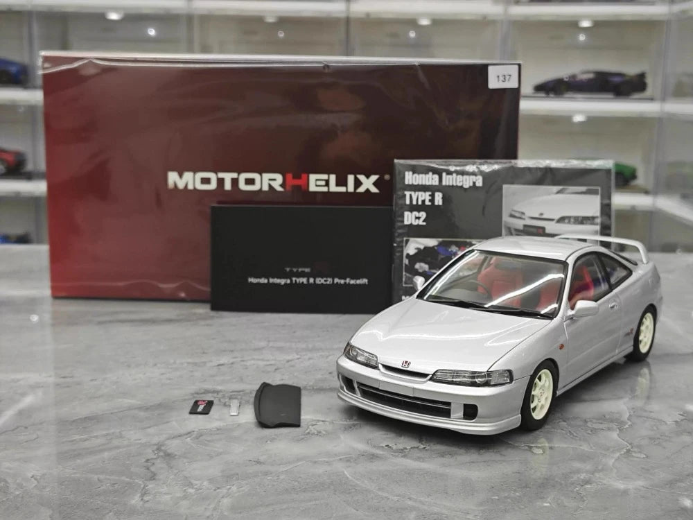 [MotorHelix] 1:18 Honda 1998 Integra Type R DC2 argento modellino di auto Die-Cast