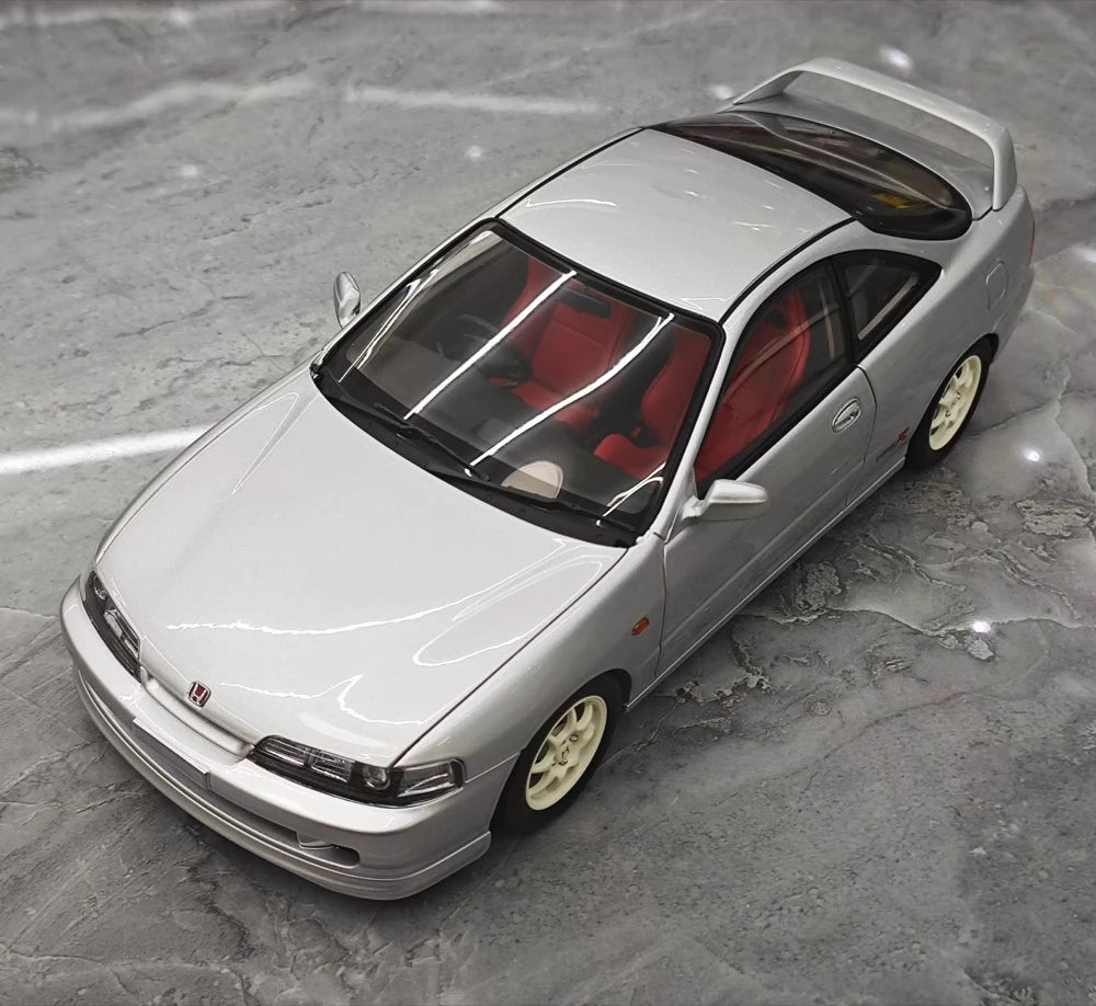 [MotorHelix] 1:18 Honda 1998 Integra Type R DC2 argento modellino di auto Die-Cast