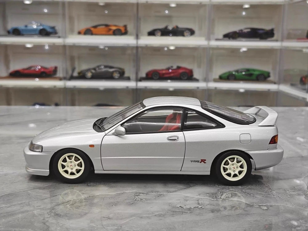 [MotorHelix] 1:18 Honda 1998 Integra Type R DC2 argento modellino di auto Die-Cast