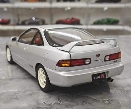 [MotorHelix] 1:18 Honda 1998 Integra Type R DC2 Silver Model Car Die-Cast