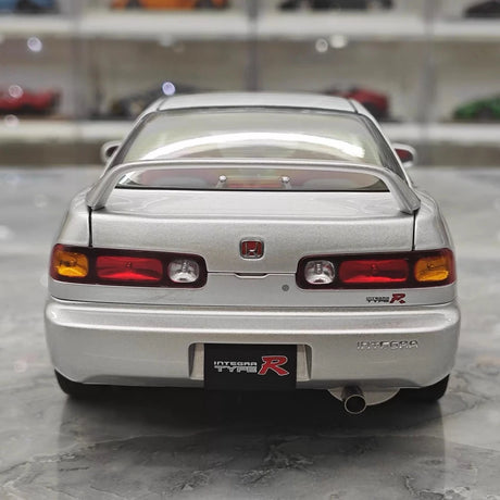[MotorHelix] 1:18 Honda 1998 Integra Type R DC2 Silver Model Car Die-Cast